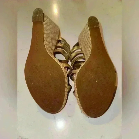 Antonio Melani Gold Strap Platform Wedge Espadrilles Sandals Sz 7 Shoes - Picture 4 of 4